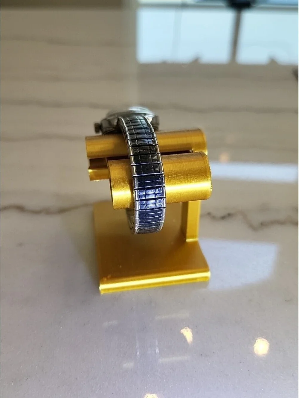 Vtg WestClox 17 Jewels windup Womens Watch UFO 1970s Working Stretch Beauty